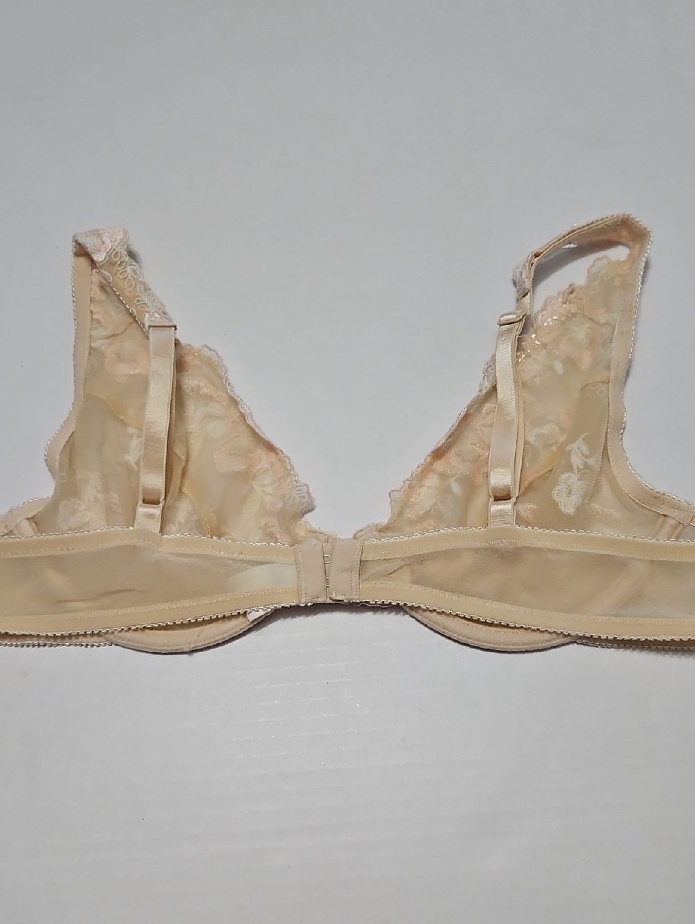 Unique Moments By Felina Sheer Lace Embroidered Underwire Bra in Nude Size 36C - Picture 2 of 9